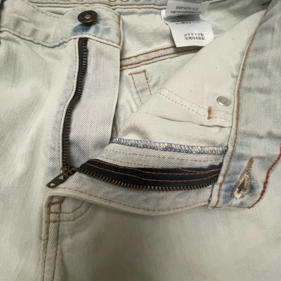 Eddie Bauer Size 8 Regular Faded Shorts with natural stretch & a raw hemline. - Picture 3 of 11